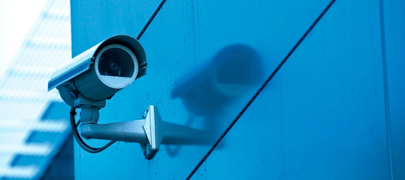 Central de monitoreo de cámaras 24/7 para empresas en Chile supervisando CCTV en tiempo real